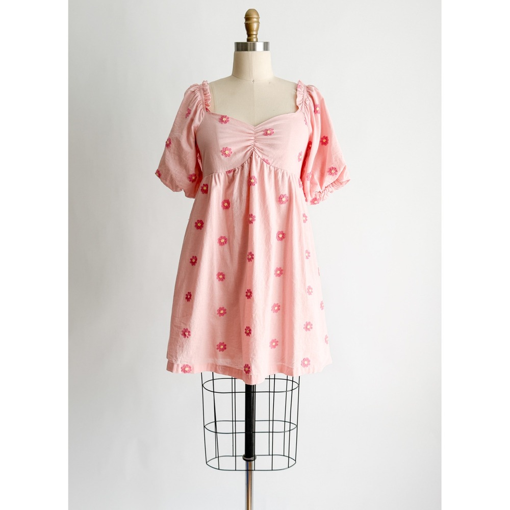 &merci Babydoll Dress Floral Embroidered Puff Sleeve M Pink Sweetheart Smocked